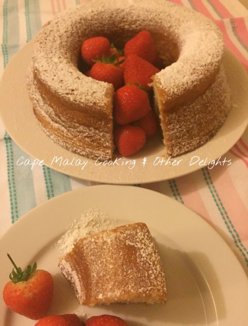 Yoghurt Cake Served With Strawberries